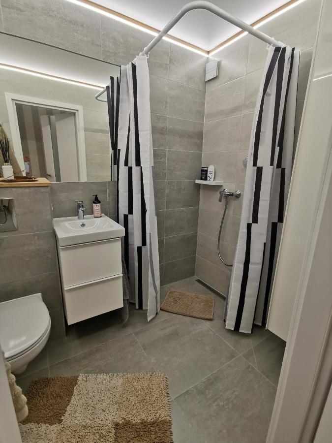 Buto Nuoma Dariaus Ir Gireno Gatveje Apartman Telšiai Kültér fotó