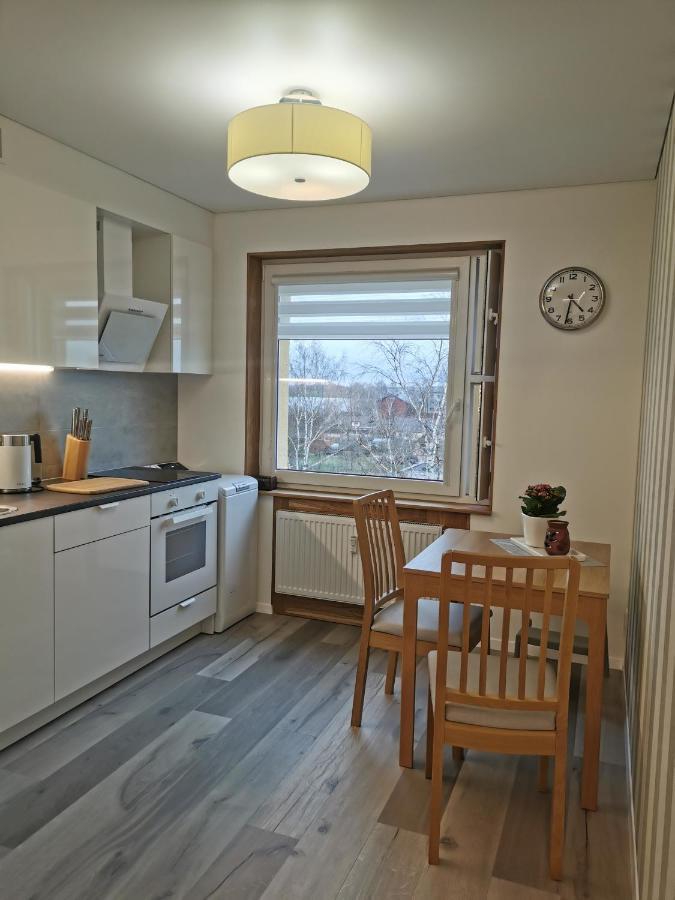 Buto Nuoma Dariaus Ir Gireno Gatveje Apartman Telšiai Kültér fotó